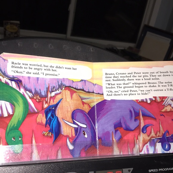 “Mother knows best” dinosaur adventure board book - Picture 10 of 11